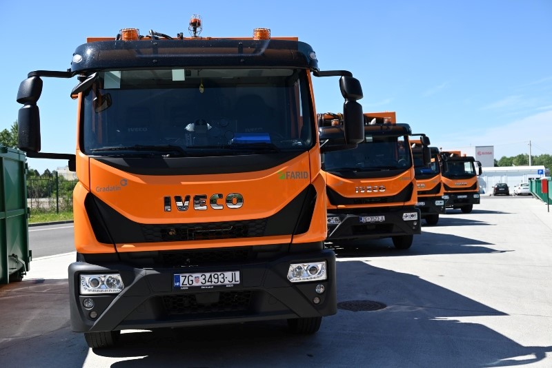 Stiglo devet novih kamiona za odvoz komunalnog otpada